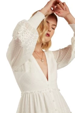 SOFIA MAXI DRESS WHITE 9 SOFIA MAXI DRESS WHITE -Trish Scully 32 1588 WEB