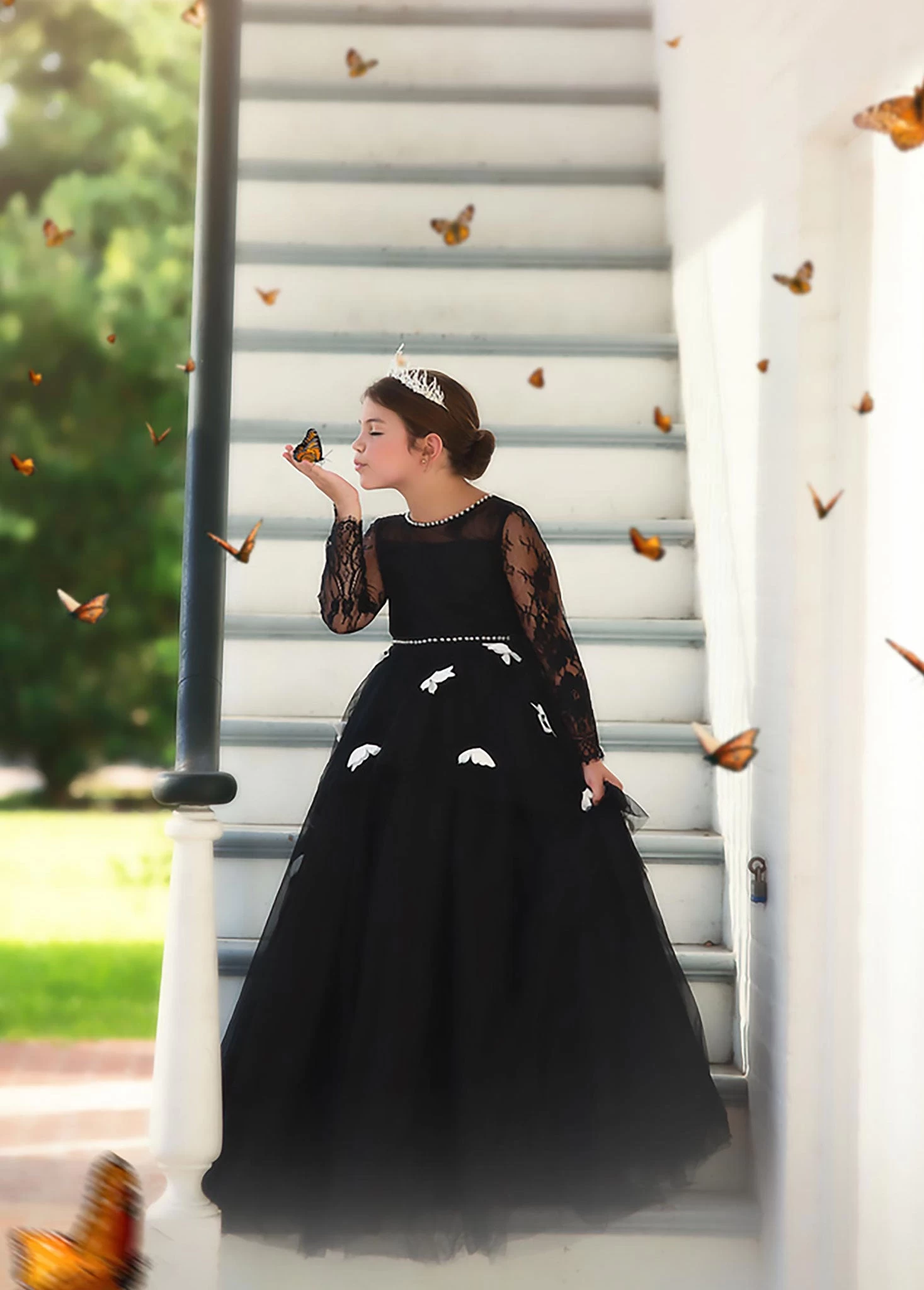 MARIPOSA GOWN BLACK & WHITE 3 MARIPOSA GOWN BLACK & WHITE