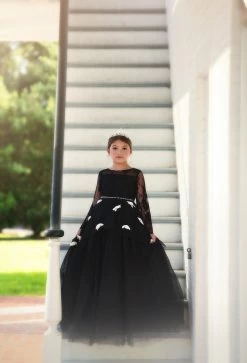 MARIPOSA GOWN BLACK & WHITE 8 MARIPOSA GOWN BLACK & WHITE -Trish Scully 64 3 6f572475 1b3a 448f a600 e04cc6af1268